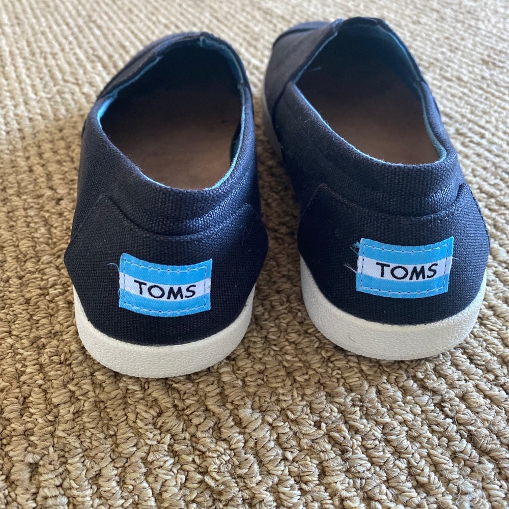 Tom’s women’s Avalon sneakers - NWOT